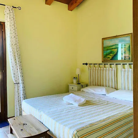 Casale Terre Rosse Bed & Breakfast *