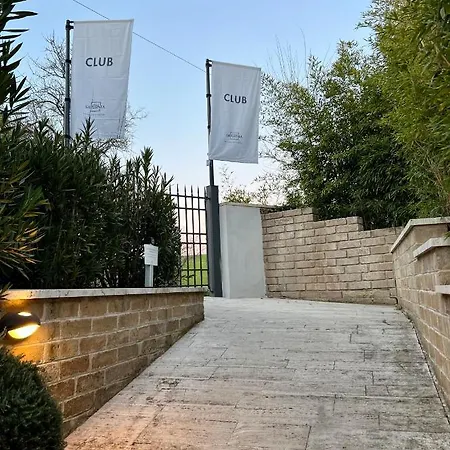 Casale Terre Rosse Bed & Breakfast *