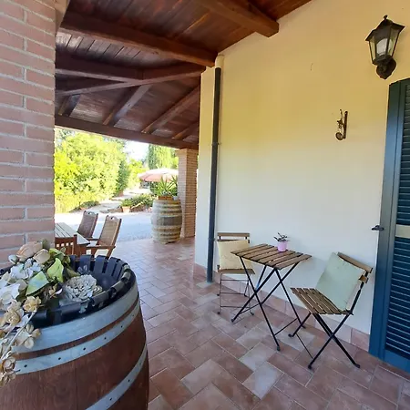 Casale Terre Rosse Bed & Breakfast