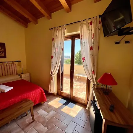 Casale Terre Rosse Сатурния